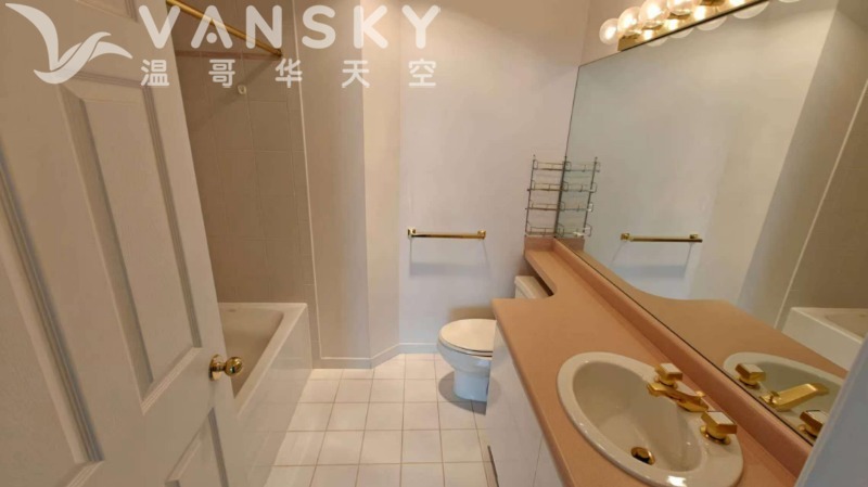 250728152059_master bath room.jpg